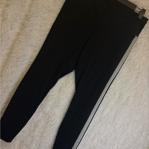 PINK by Victoria’s Secret Black Leggings / Silver  Stripe Athletic– Size XL 🤍🩶🖤 - Picture 16 of 17